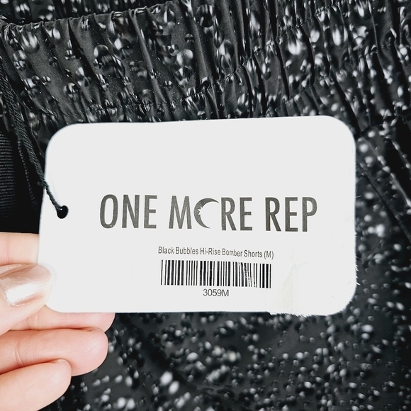 Zyia Active Black Bubbles Hi-Rise Bomber Shorts NWT, size Medium - Picture 5 of 11